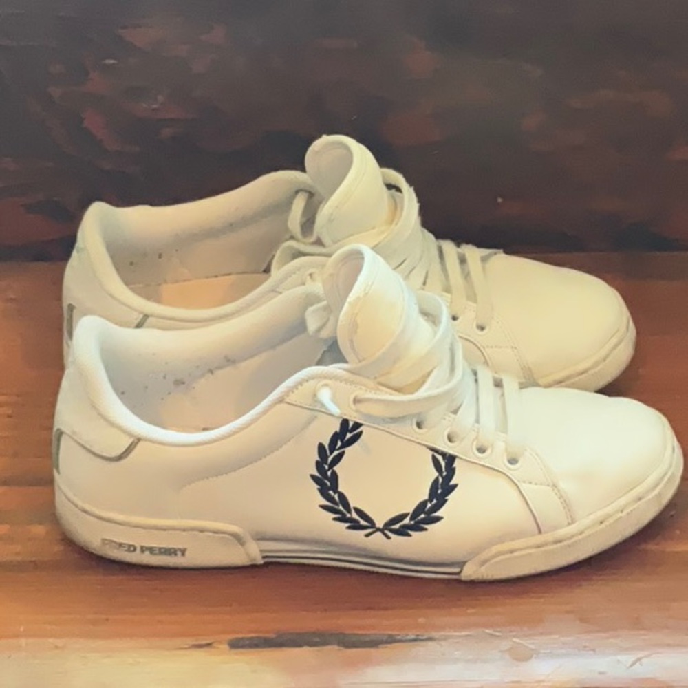 Fred Perry White Sneakers with Black Laurel Wreath